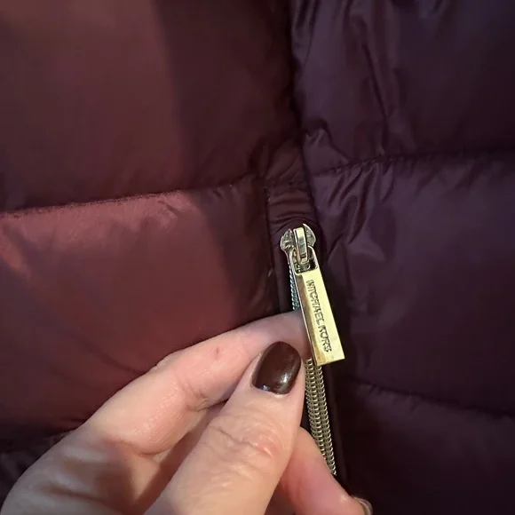 🎄🎄Michael Kors Maroon Puffer coat with detachable faux fur collar. 🎄🎄 - Picture 7 of 7